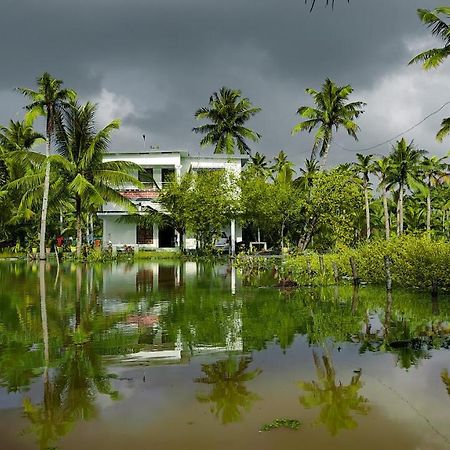 Aqua Green Home Stay Munroe Island Exteriér fotografie